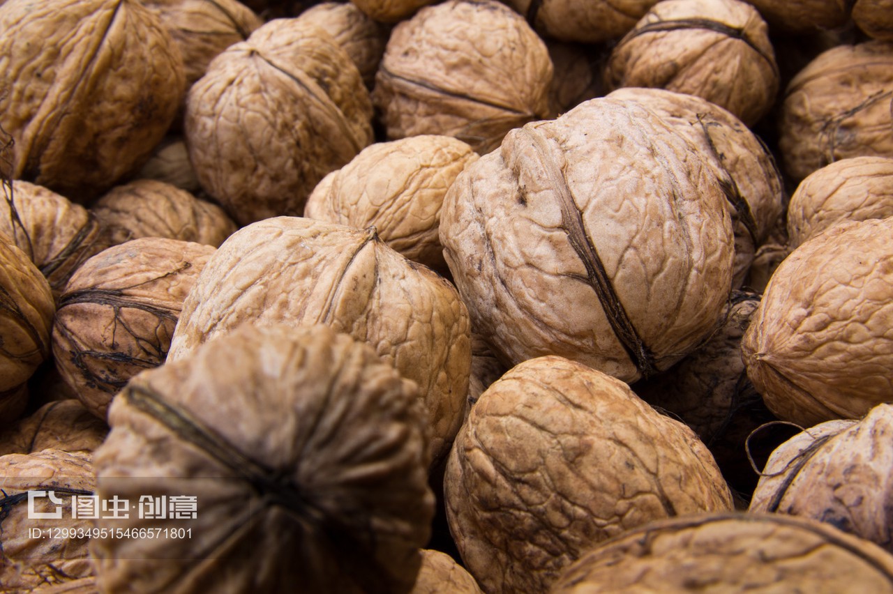 堅果與眼鏡零售 跨界融合下的市場新機遇